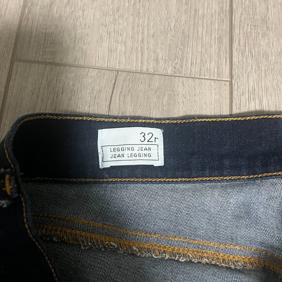 Share Gap 1969 Legging Denim Jeans Women's Size 32R Blue Dark Wash EUC - Picture 2 of 8